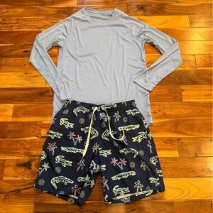 Chubbies Navy Patterned Swim trunks with rash guard top alligators like new